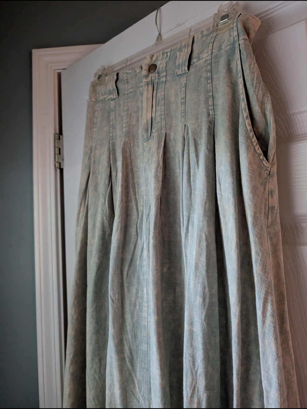 Oli & Hali Light Gray Pleated Maxi Skirt - Picture 5 of 13